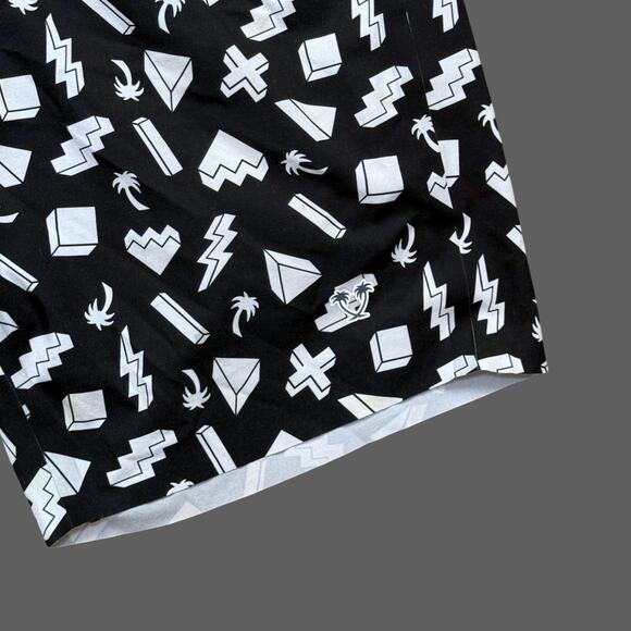 Catch Surf Performance Feel Patterned Black/White Boardshorts Size 30 GUC - Picture 2 of 7